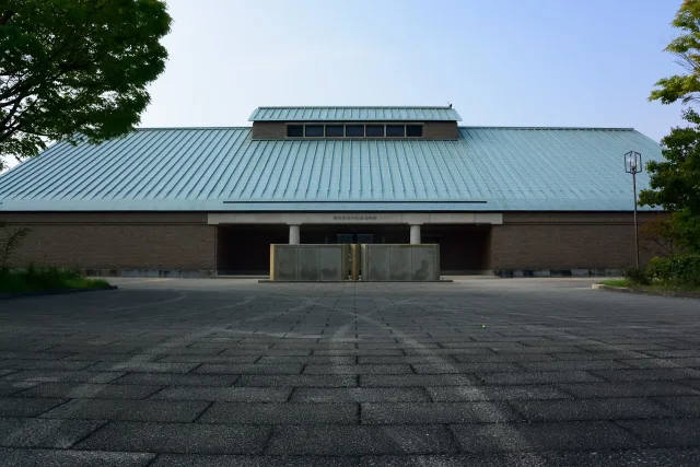 稲沢市荻須記念美術館 · 稲沢市荻須記念美術館