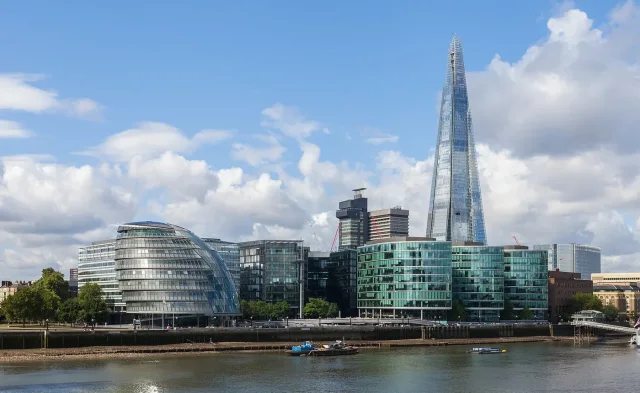 The Shard · Ayuntamiento y Shard, Londres, Inglaterra, 2014-08-11, DD 076