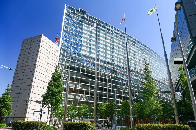 東京国際フォーラム · Exterior of Tokyo International Forum Glass Building