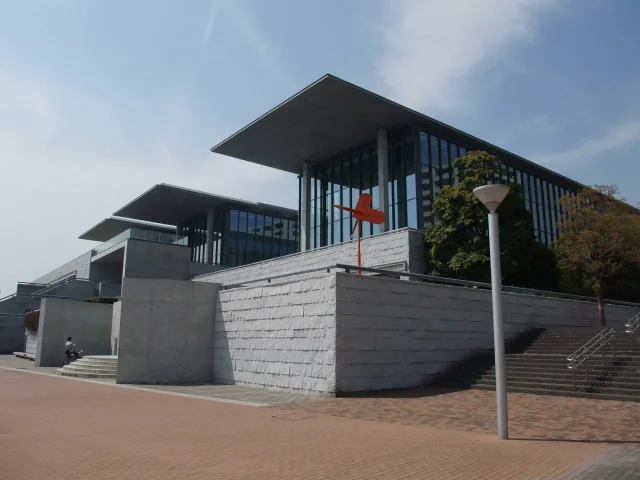 Hyogo Prefecture Museum of Art・Nagisa Park · Hyogo Prefectural Museum of Art in Kobe