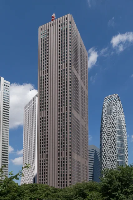 Shinjyuku Center Building · 新宿センタービル。