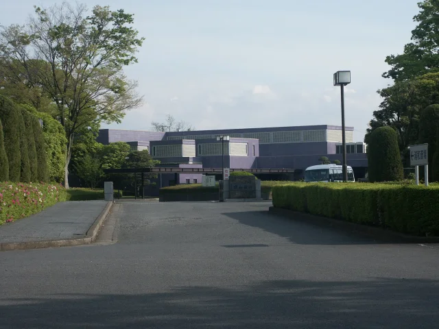 Urawa Municipal Crematorium · さいたま市桜区に所在する浦和斎場（案内板が写る位置で撮影）