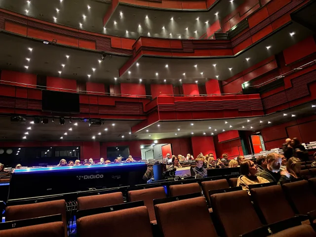 Harpa Concert Hall and Conference Centre · Harpa (concert hall).jpg