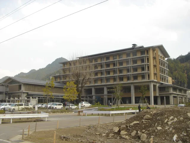 Gujo City Hospital · Gujo City Hospital（ ja:郡上市民病院 ,Gujo,Gifu,Japan(岐阜県郡上市八幡町島谷)で撮影。