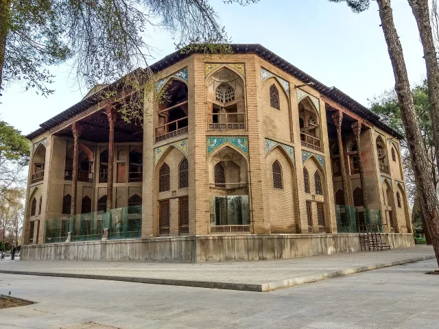 Ali Qapu, Chehl Sotoun & Hasht Behesht · This is a photo of a monument in Iran identified by the ID