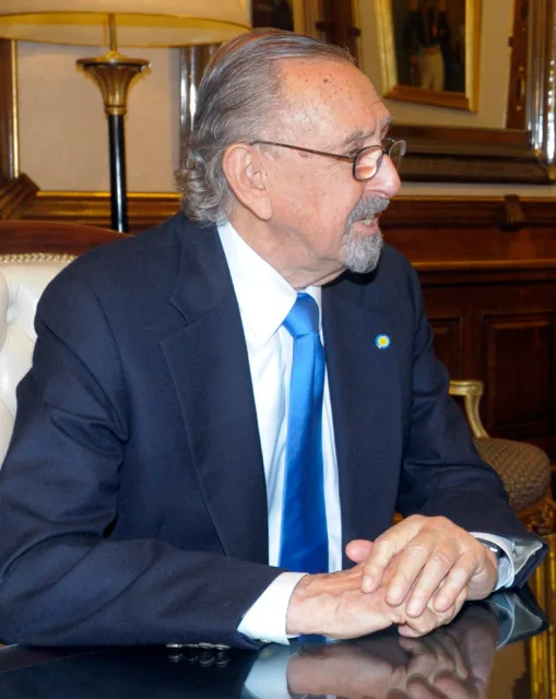 César Pelli, FAIA · César Pelli · identified portrait