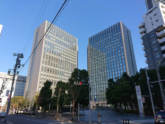 TOKYO SUMITOMO TWIN BUILDING · Tokyo Sumitomo Twin Building (東京住友ツインビルディング), located at 2-chōme 27 Shinkawa , Chūō city , Tokyo , Japan