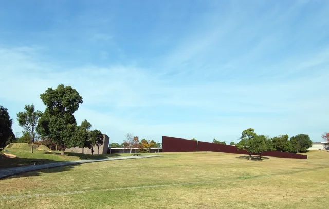風の丘葬斎場 · Kaze-no-Oka Crematorium, at Nakatsu Oita Japan, design by Fumihiko Maki in 1997.