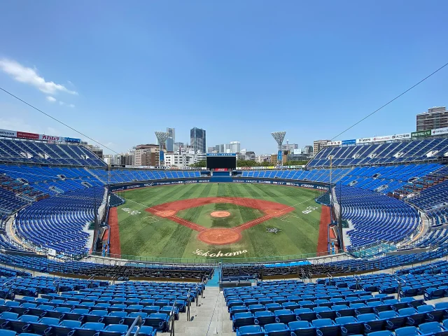 Yokohama Stadium · 横浜スタジアム全景