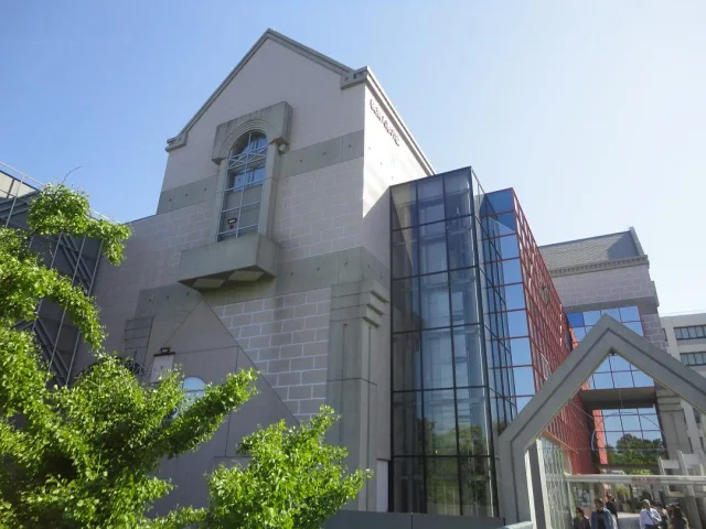 YOKOHAMA DOLL MUSEUM · 横浜人形の家