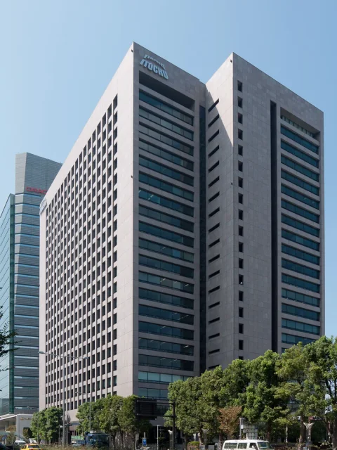 Tokyo Head Office of The C. Itoh Co., Ltd. · 伊藤忠、東京本社。東京都港区北青山2丁目。