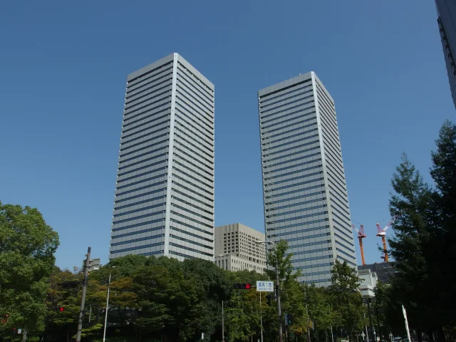 TWIN 21 · TWIN21 , a skyscraper in Osaka. It hosts Australian Consulate-General on the 16th floor and Philippine Consulate-General on the 24th floor. Formerly, it hosted Dutch Consulate-General on the 33rd floor and Italian Consulate-General on the 31st floor.
