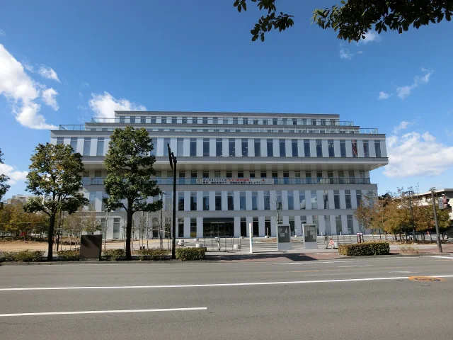 Takasaki City General Health Center / Central Library · Takasaki City General Health Center and Central Library