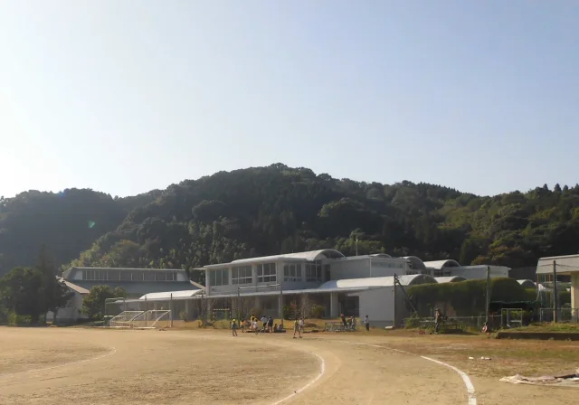 Amitsu Municipal Elementary School · 熊本県宇土市にある宇土市立網津（あみつ）小学校