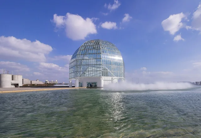東京都葛西臨海水族園 · 葛西臨海公園内・葛西臨海水族園（東京都江戸川区）。谷口吉生設計（1989）