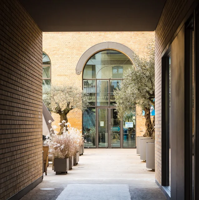 Spichernhöfe · „Spichern Höfe“ Spichernstraße 6 bis 10, Köln Neustadt-Nord. Entwurf Umbau und Restaurierung LK Architekten, Regina Leipertz, Martin Kostulski. Kölner Architekturpreis 2006