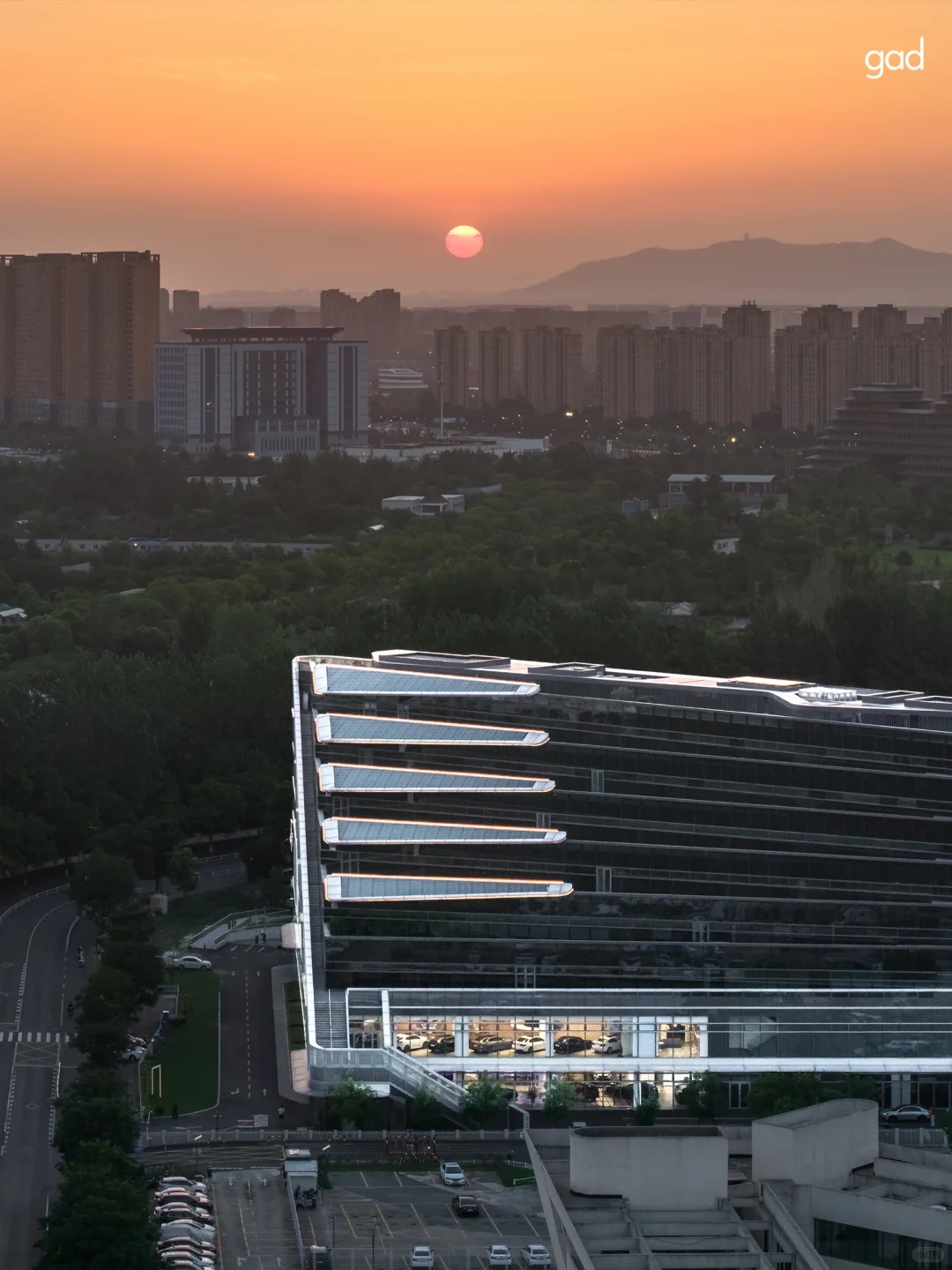 Baozhiyi BMW Showroom & Offices — Project gallery 1