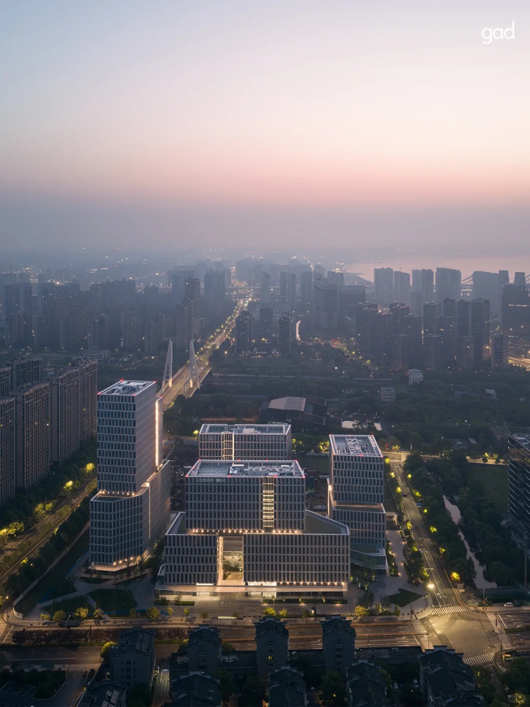 Fengqi Jianghe Business Center